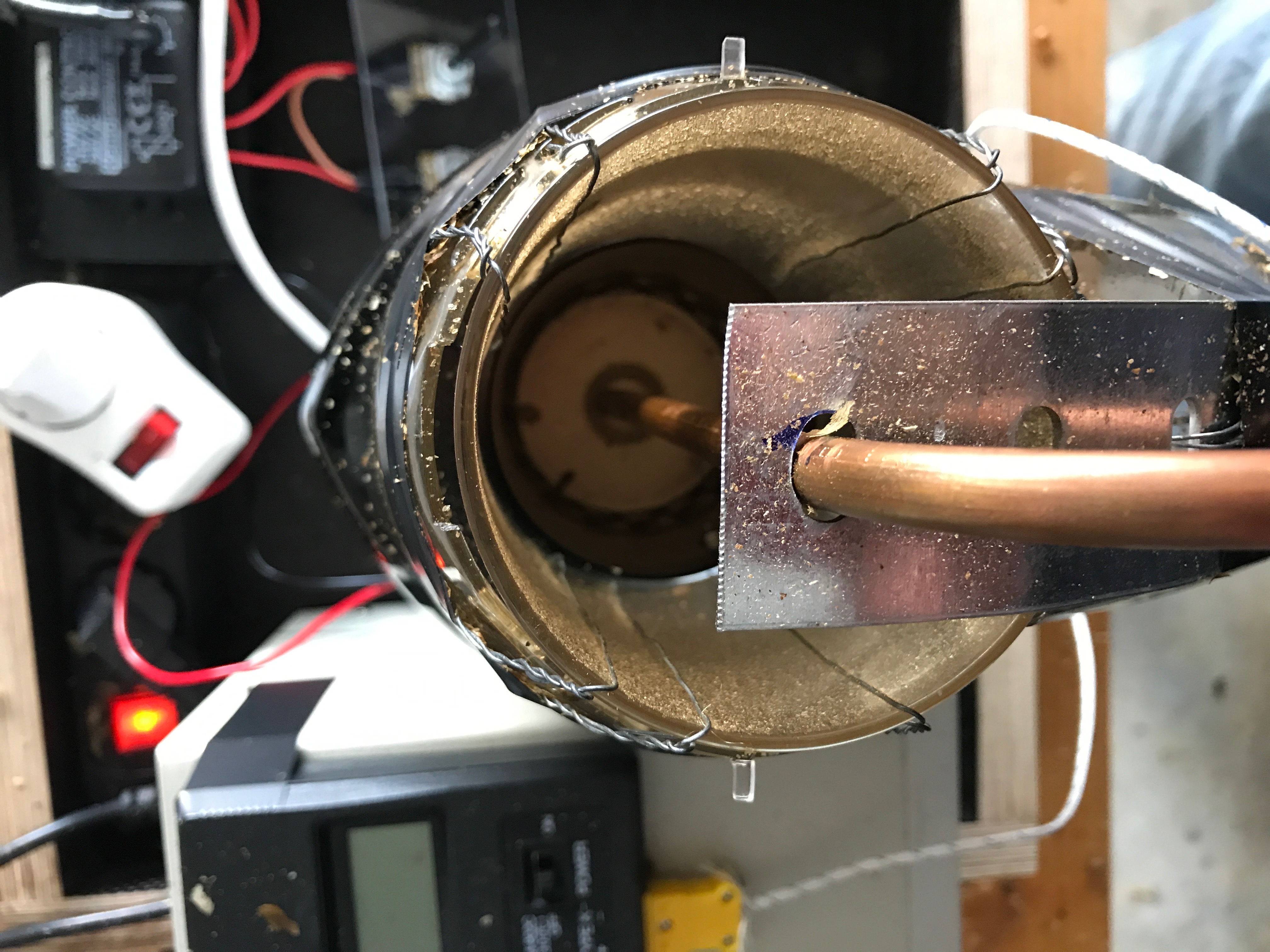 Blick in die Röstkammer mit Kaffeebohnen